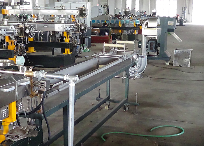 PE瓶桶類塑料再生造粒機